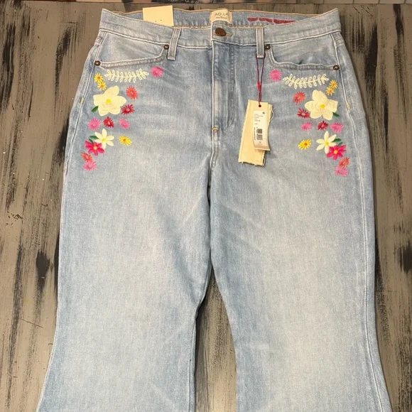 Alice + Olivia "Beautiful" High-Rise Bell Bottom Jeans - Floral Embroidered NWT - Picture 13 of 16
